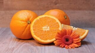 そういう場合に医者が用いるのが、ビタミンC誘導体だ。外用抗菌薬と一緒に使えば約半年で元通りに持ってくることができることが多いらしい。