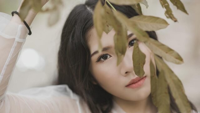 美容外科（Plastic Surgery）は、体の機能上の欠損や変形部の修正よりも、専ら美意識に従って人間の身体の容姿の向上を図る医学の一種であり、完全に自立している標榜科である。